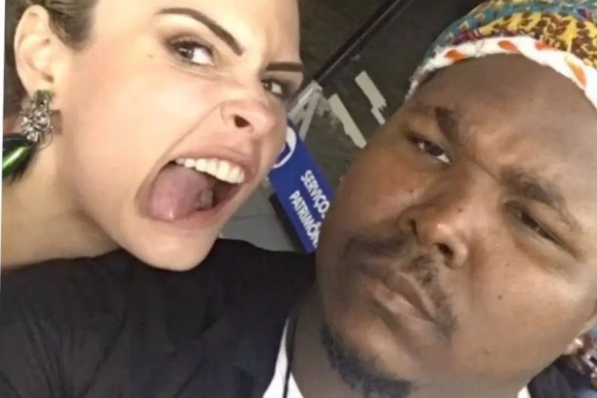 Bc23375c Pi7 Tool Ana Paula Renault E Ronan