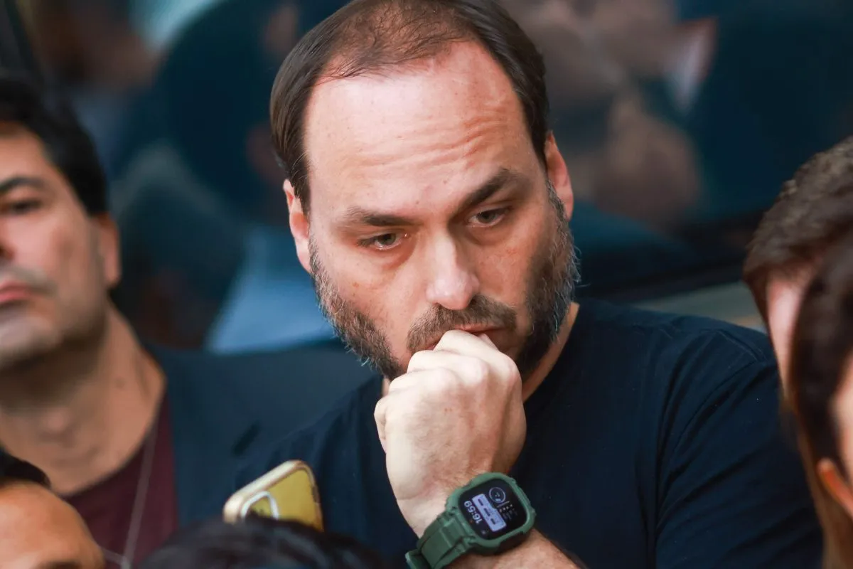 1ca41403 Carlos Bolsonaro Apos Saida Do Ex Presidente Do Hospital Df Star Metropoles 3