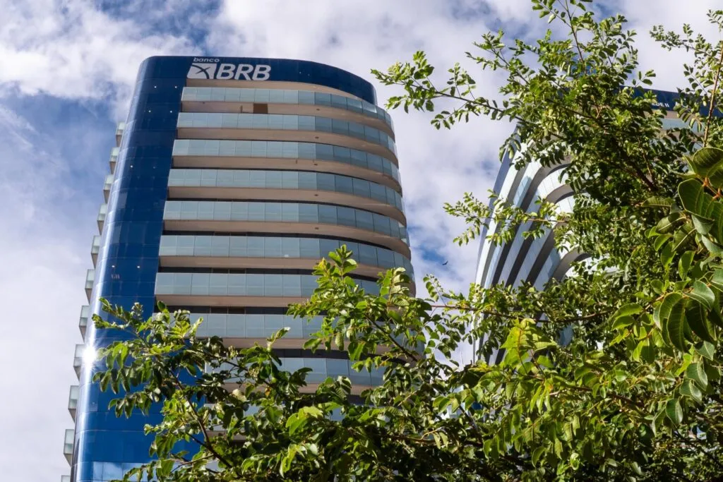 Fachada Do Banco De Brasilia Brb No Centro Empresarial Cnc Regiao Central De Brasilia Metropoles 10 Scaled