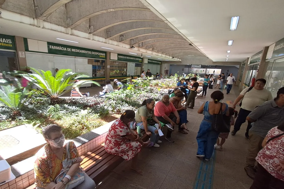 Fila Farmacia De Alto Custo